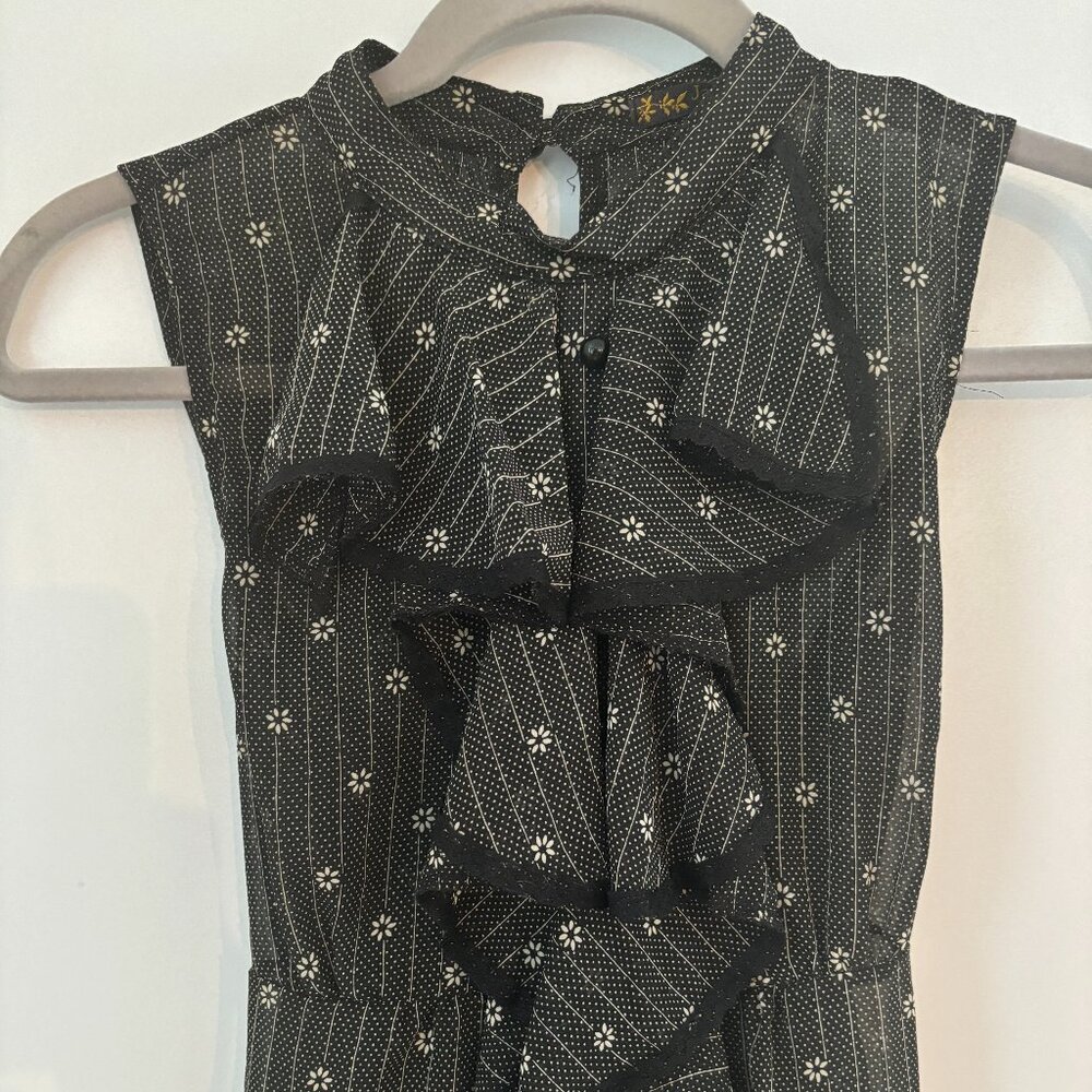 Sleeveless Ruffle Blouse - Picture 2 of 4